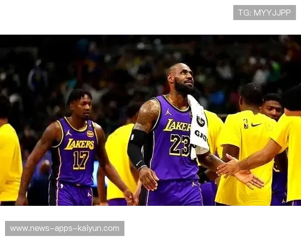 湖人队迎来“皇家雪”迎战强敌:赛场上的寒冬也挡不住王者归来 湖人队迎来“皇家雪”迎战强敌:赛场上的寒冬也挡不住王者归来